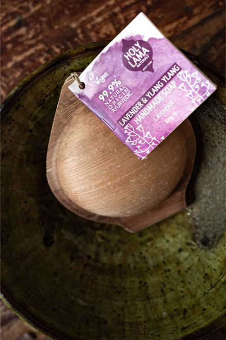 Holy Lama Lavendel Zeep in palmblad