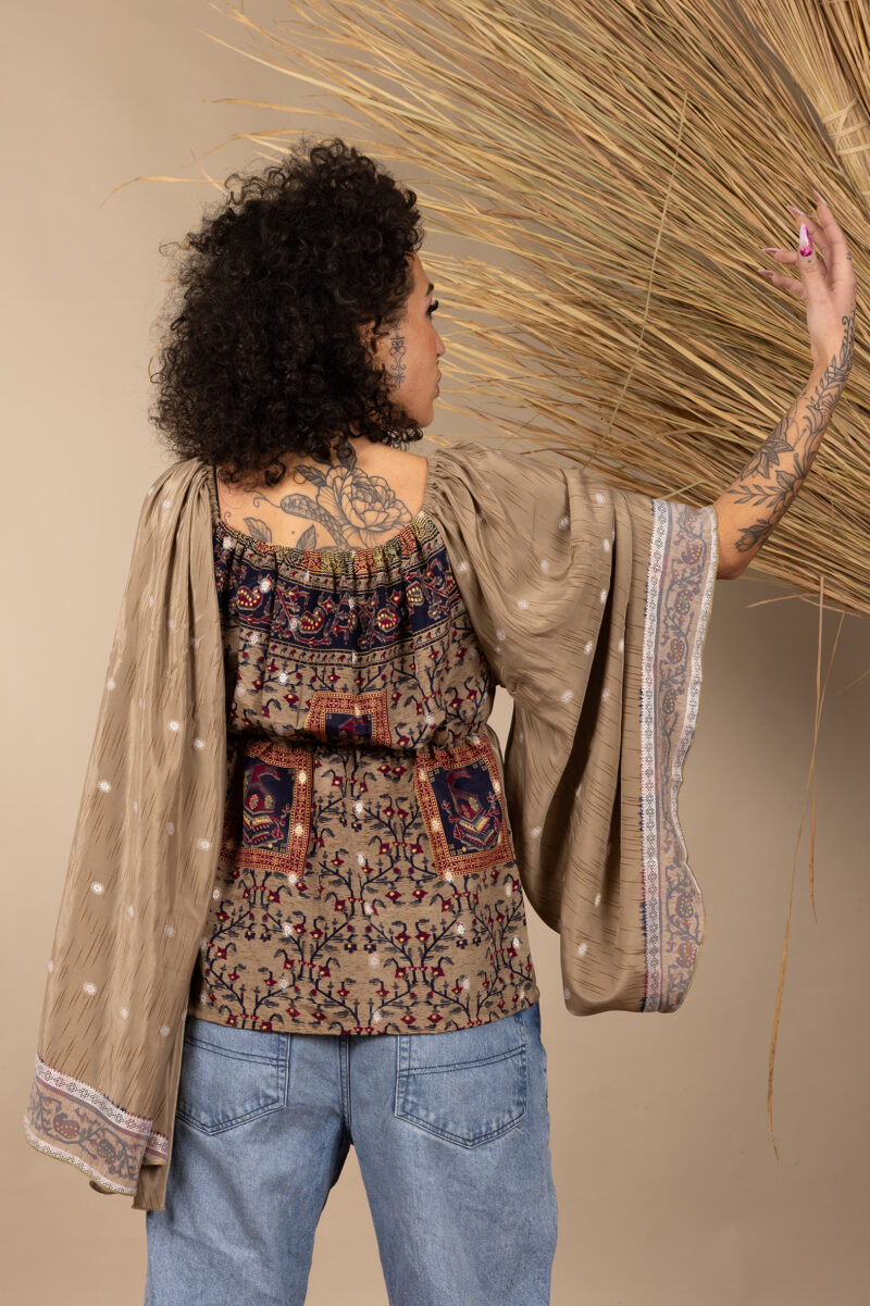 MQQ_0131Q Top met klokmouwen S/M