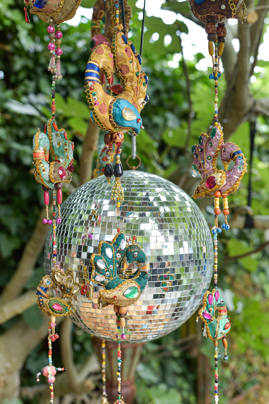 _DSC6690 Decoratieve Pauwenhanger