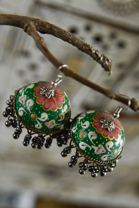 handbeschilderde oorbellen